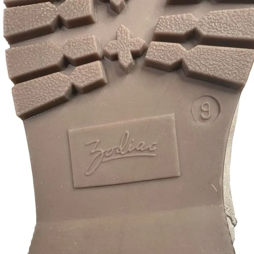 Zodiac Suede Bruna Booties - Size 9 - Fog
